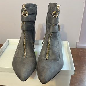 IDIFU Women's Buckle Strap Ankle Booties 3 Inch Pointed Toe Zipper Heels Size 10